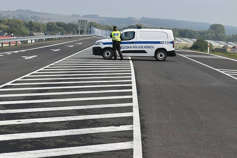 Obchvat Krnova těsně před otevřením. Září 2021.