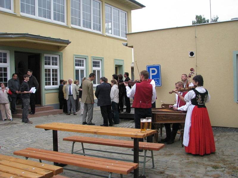 Čeští a němečtí obyvatelé Lichnova založili muzeum společné historie. "Myslím, že tento den je významnější, než si dnes uvědomujeme," řekla starostka  Lichnova Marta Otisková při otevření muzea v roce 2009.