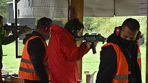 Česká zbrojovka si pro krnovskou střelnici tentokrát připravila kolekci třiceti sportovních, armádních, loveckých a osobních zbraní, jakou hned tak někde pohromadě neuvidíte.