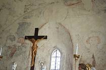 Malby ukryté v hrozovském kostele vznikly ve 13. století. Na své odkrytí čekaly až do roku 2013.