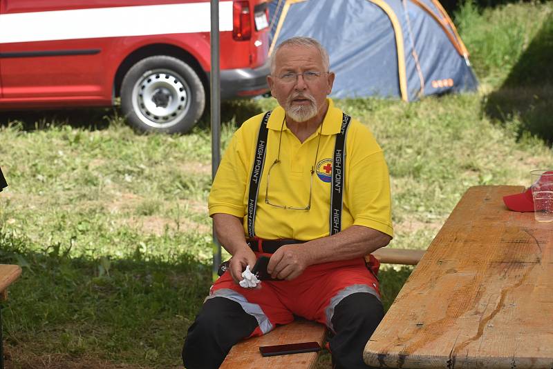 Základna v Mezině slouží bruntálským vodním záchranářům jako místo k držení pohotovosti při službách na Hartě i zázemí pro záchranářské soutěže.