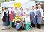 Loni na gastrofestivalu Ochutnej Osoblažsko excelovaly kuchařky z Hlinky se svými recepty i originálními kostýmy. Kdo bude mít nejlepší jídlo a prezentaci letos, se dozvíme 3. září.