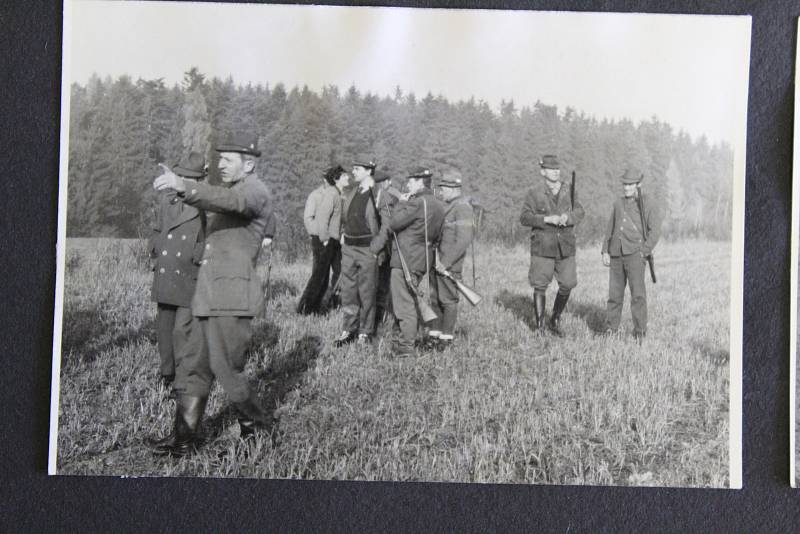 Kronika obce Leskovec nad Moravicí připomíná hon, který se uskutečnil na okolních polích 30. října 1971. O tak velkém počtu ulovených zajíců a dokonce bažantů si dnes myslivci v Leskovci mohou nechat jen zdát.