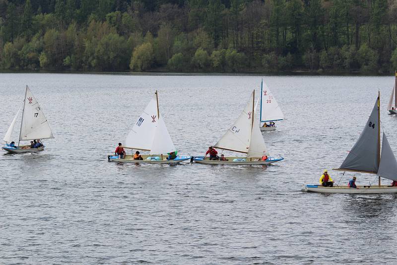 Na Slezské Hartě proběhl 25. ročník skautského mistrovství ČR v jachtingu závod Skare 2019. Je to skautská regata, každoroční jachtařský závod vodních skautů, pořádaný od roku 1994. O bezpečnost závodníků na vodě dbala bruntálská Vodní záchranná služba.