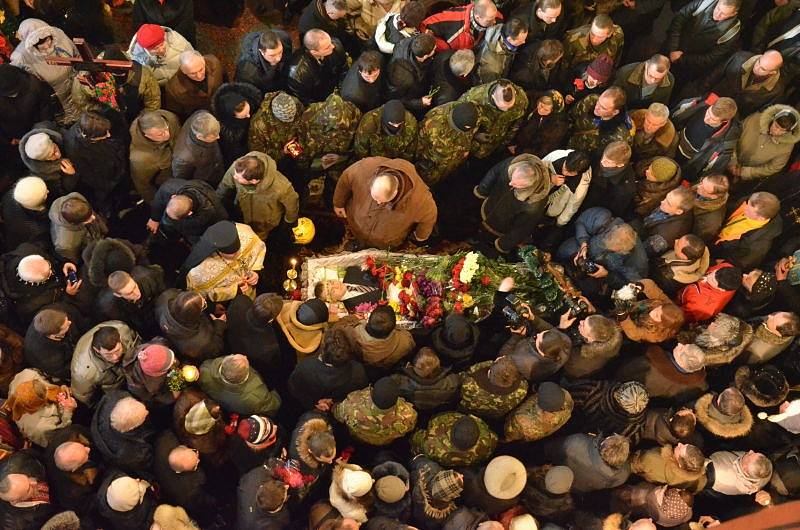 Revoluce na Ukrajině nenechala v klidu fotografa a cestovatele Ivo Dokoupila, který bydlí v Radimi u Krnova. V pátek se vrátil už ze třetí výpravy do Kyjeva.