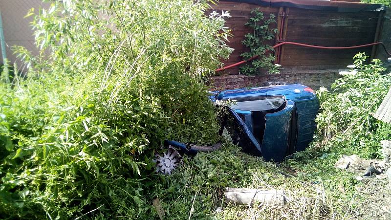 Tragická smrt bažanta Evžena pod koly auta a časté bouračky vedou obyvatele Láryšova k požadavku na zpomalovací prvky na silnici.