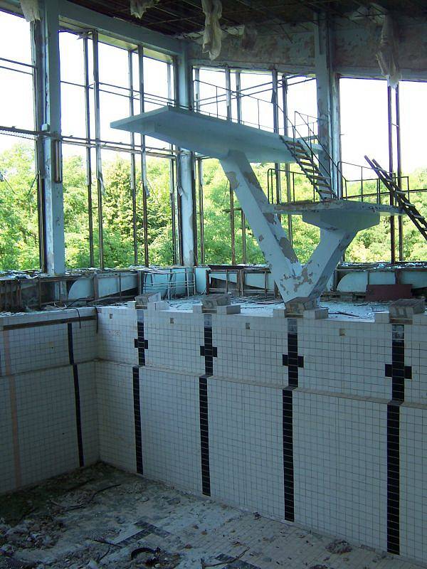 Černobyl láká fanoušky adrenalinové turistiky tajemnou atmosférou zakázané zóny. Mezi prvními přivezl v roce 2007 autentické fotografie z Černobylu Tomáš Herentin z Krnova.