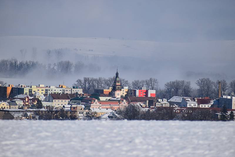 Podívejte se, jak to o víkendu vypadalo na Krnovsku a Hornobenešovsku: oblevu střídá sněžení. Leden 2021.