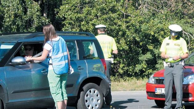 Preventivně dopravní akce se ve středu 24. července v Bruntále zúčastnili tři bruntálští policisté a zástupkyně Českého svazu pivovarů a sladoven.