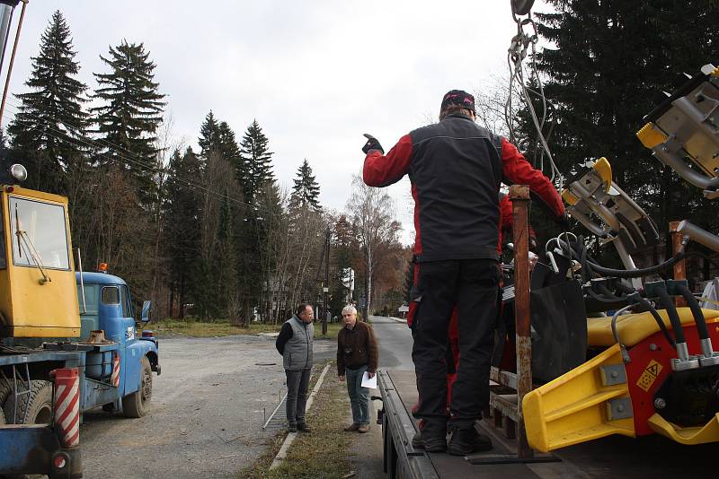 NOVÁ ROLBA za víc než čtyři miliony bude sloužit obci Malá Morávka k údržbě osmdesáti kilometrů běžeckých tras v Jeseníkách.