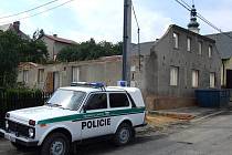 Místo neštěstí. Domek v Andělské Hoře, kde pod sutinami zahynul včera odpoledne šestatřicetiletý muž.