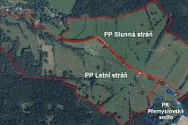 Nové přírodní památky v Jeseníkách navazují na rezervaci Přemyslovské sedlo. Slunná stráň se rozkládá na ploše 38 hektarů a Letní stráň má 52 hektarů.