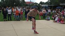 Jedním z dalších vrcholů slavností bylo vystoupení Jiřího Kremsera, světového rekordmana v žonglování. 
