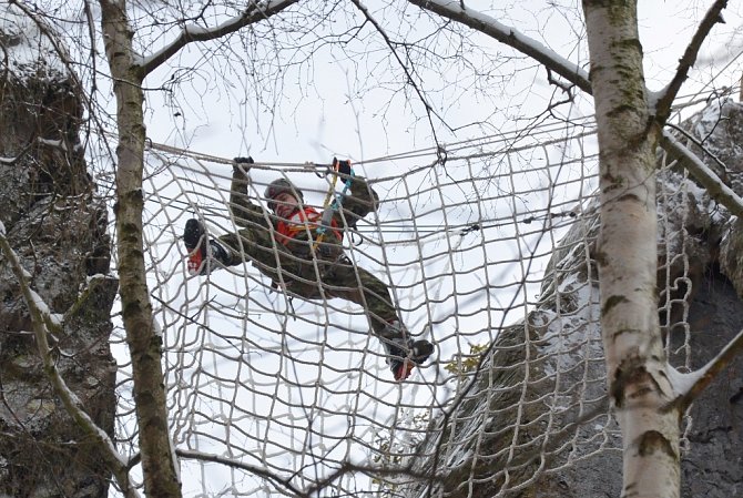 Winter Survival je Mezinárodní mistrovství Armády ČR v zimním přírodním víceboji. Začíná v neděli na Ovčárně pod Pradědem, a soutěžní výmy budeme v Jeseníkách potkávat až do konce ledna.