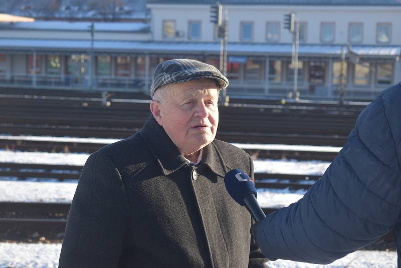 Ferdinand Tuscher s kolegou Richardem Hrčkem popularizují vše, co se týká historie trati Olomouc - Krnov - Opava.