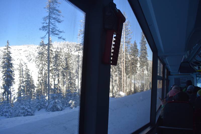 Cesta kyvadlovým autobusem z Hvězdy na Ovčárnu od 11. prosince 2022 podraží ze 40 na 50 korun. Zvýší se také ceny Turistické jízdenky Jeseníky ze 100 na 150 korun.