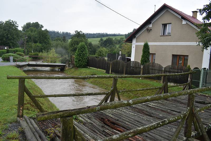 Rozvodněný potok Krasovka v Radimi, středa 19. srpna 2020.