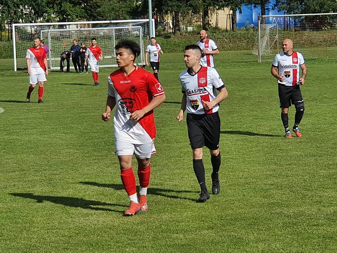 Zápas 24. kola fotbalové I.B třídy, skupiny A, Slavia Opava - Chomýž 4:0.