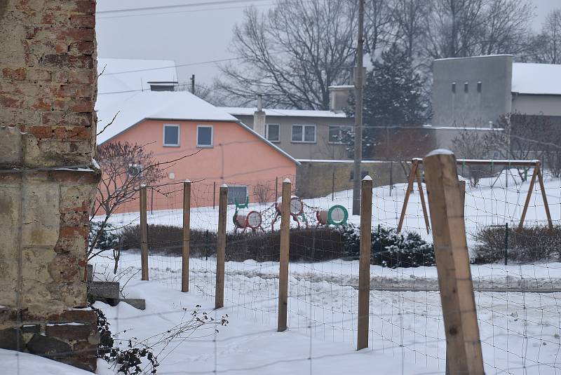 Morbidní atrakcí Liptaně je rodný dům masového vraha Blažka. Dnes může sloužit k natáčení hororů.  Nový majitel by ho chtěl rekonstruovat na ubytovací zařízení.