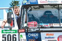 Martin Kolomý se vyspal před startem letošního ročníku Rallye Dakar do růžova. Silvestrovské oslavy v letadle z Evropy prospal.