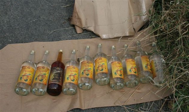 Svědek našel v příkopu neokolkovaný alkohol - Moravskoslezský deník