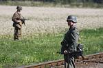 Úzkokolejka Osoblažka se vrátila do března 1945 díky fanouškům vojenské historie. Ti názorně předvedli cestujícím, co se zde mohlo odehrávat v posledních dnech války.