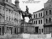 Krnovská jezdecká sochu  Císaře Františka Josefa I. měla pohnutý osud. Byla slavnostně odhalena v říjnu 1908, odklizena z očí veřejnosti byla v říjnu 1918 a její stopa končí v říjnu 1938, kdy byla z nařízení SNDAP převezena z Krnova do Mnichova.