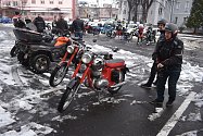 Tradiční Vánoční vyjížďka motorkářů zasněženým Krnovem na Štědrý den 24. 12. 2023