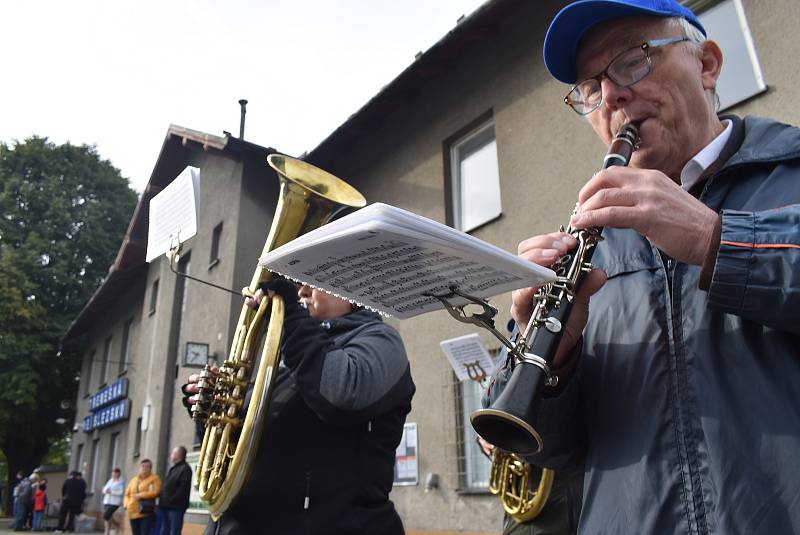 Kolem úzkokolejky Osoblažky nádraží Liptaň, Slezské Rudoltice, Koberno, Bohušov a Osoblaha září novotou. Rekonstrukce jim vrátila původní vzhled.