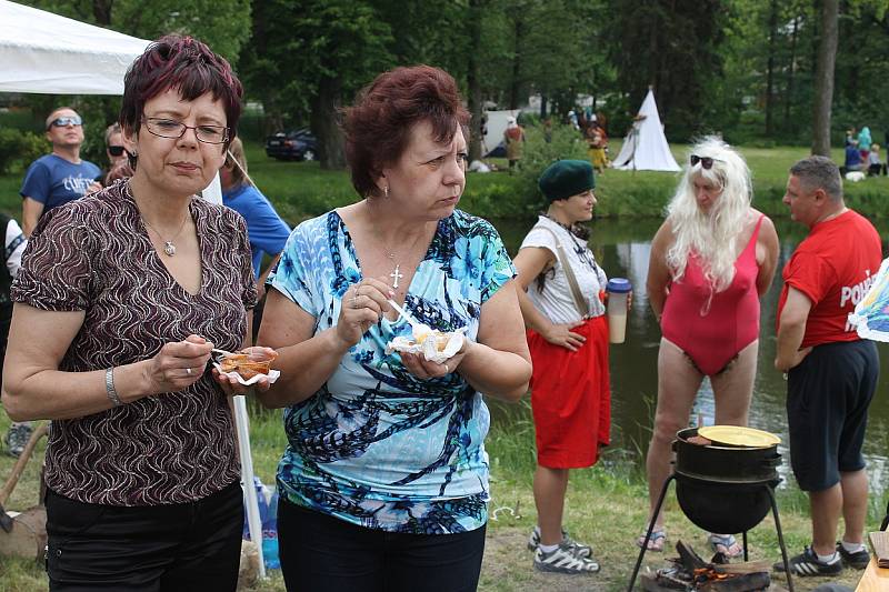 Sedmý ročník Světlohorského vaření kotlíkového guláše.