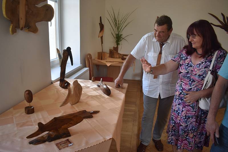 „Chalupářské dřevěnění“ je název výstavy Petra Kruka ve Vysoké-Bartultovicích. Bude přístupná ještě 11. a 12. července 2022.