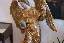 Sochu archanděla Gabriela mohou lidé zatím spatřit v muzeu v budově Městského úřadu v Andělské Hoře. V budoucnu by se ale měla dostat na místo, kam patří, do kostela na Anenském vrchu.