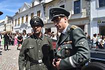 Ukázky z vojenské historie a hlavně rekonstrukce útoku na auto Reinharda Heydricha měly v Bruntálu úspěch. 17.6. 2022