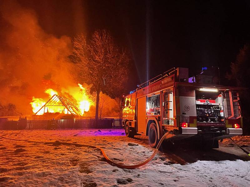 Požár rodinného domu v Karlovicích.