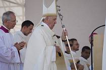 Papež František sloužící bohslužbu ve slovenském Šaštíně. Ilustrační foto.