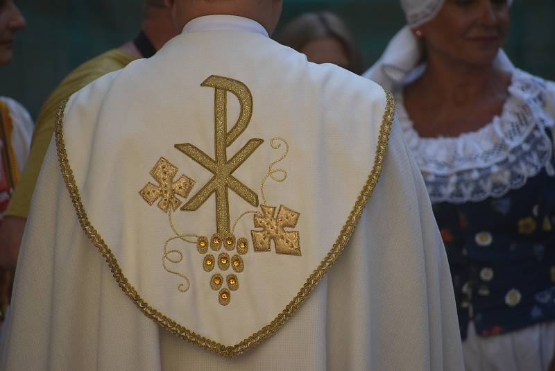 Slezské Rudoltice 14. 8. 2021. Po dožínkové modlitbě v zámecké kapli následovala zábava v zámeckém parku.