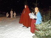 Vánoční atmosféra dýchla na šedesátku návštěvníků při otevření výstavy raritních betlémů v obci Stránské.