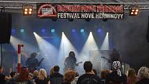 V Nových Heřminovech se chystá 11. ročník festivalu Rockem proti přehradě. Snímek z desátého ročníku festivalu Rockem proti přehradě, srpen 2021.