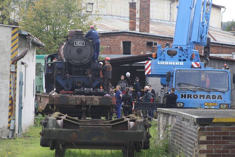 Lokomotiva Malý Štokr se 10. října rozloučila se svým parním kotlem. Rám lokomotivy zůstal v Krnově a kotel se vydal na cestu do Kolína. Tam ho čeká generálka.