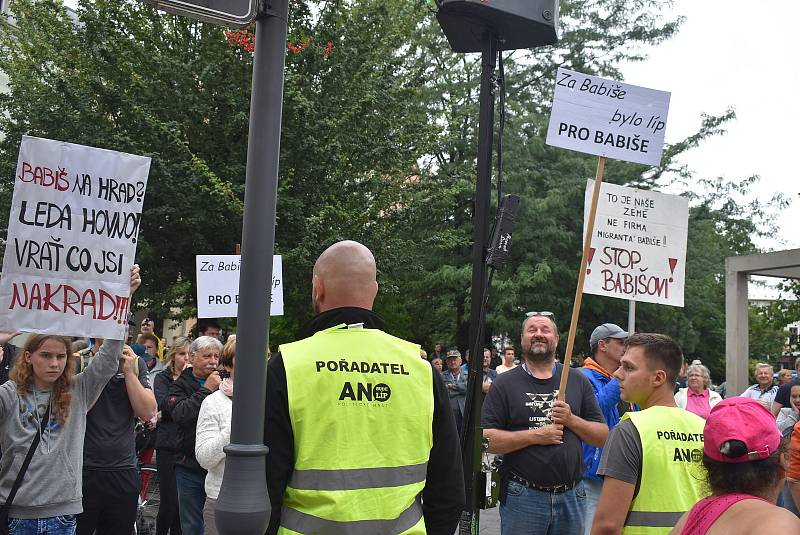 Andrej Babiš se na svém turné zastavil také na krnovském náměstí - 23. 8. 2022