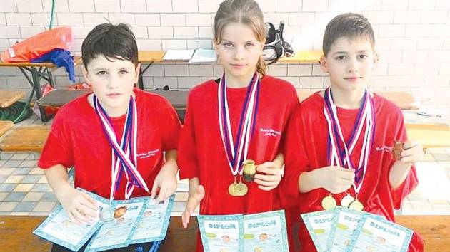 Michael Dendis, Miroslav Trpka a Kristýna Václavíková vybojovali dohromady sedm zlatých medailí.