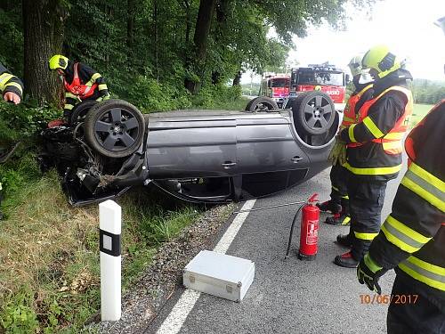 U nehody zasahovali hasiči z Krnova i Města Albrechtic.