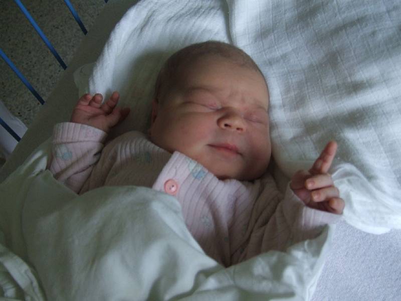 CLAUDIE DIMITROVÁ, narozena 4.6.2008, Krnov, váha 3,5 kg, míra 50 cm, maminka Karolína Dimitrová, tatínek David Dimitrov.