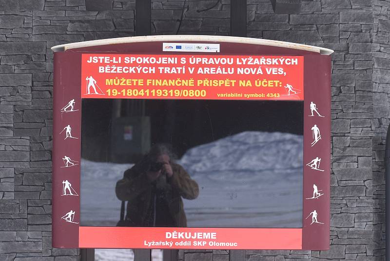 Hřiště v Nové Vsi nad Dolní Moravicí vybudovaly Lesy ČR. Stala se z něj vyhledávaná atrakce Jeseníků.