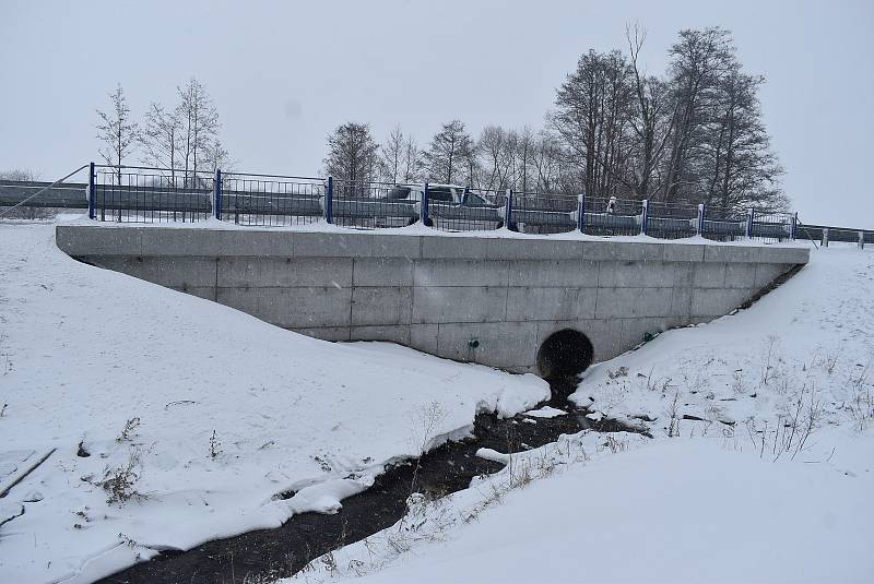 Díky nové aplikaci během víkendového sněžení mohli řidiči poprvé  sledovat pohyb vozidel zimní silniční údržby přímo v mapě.