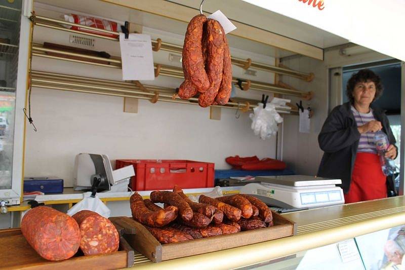 Farmářské trhy se na bruntálském náměstí Míru ve středu opět vydařily.