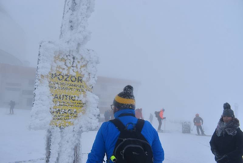 Díky mlze, vichřici, sněžení a zimě byl sobotní výlet na Praděd obohacený dobrodružnými zážitky. 29.1. 2022