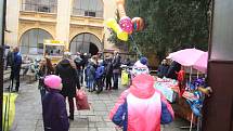 Pro rudoltický zámek hlavní podzimní událostí bývají Kateřinské trhy, protože svatá Kateřina Alexandrijská je patronkou obce. Má svátek 25. listopadu.