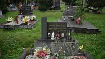 Na hřbitově v Široké Nivě odpočívá hrdina druhé světové války Andrej Šuhaj. Jeho starší bratr vstoupil do historie jako hlavní postava románu Nikola Šuhaj loupežník.