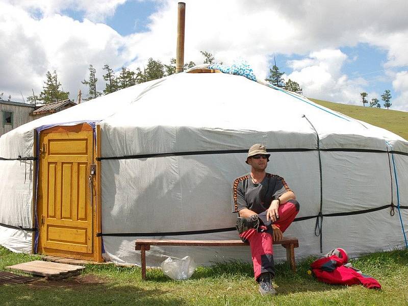 Mongolské dopravní prostředky byly různé. Od letadel, přes všehoschopný UAZ až ke koňskému hřbetu. Na žádném z nich se však cestovatelé rozhodně nenudili.